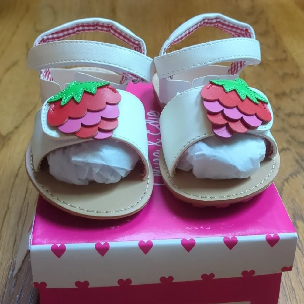 NIB Olive & Edie Lil' Sweetie Sandal Strawberry Appliqué Shoe Size 8T